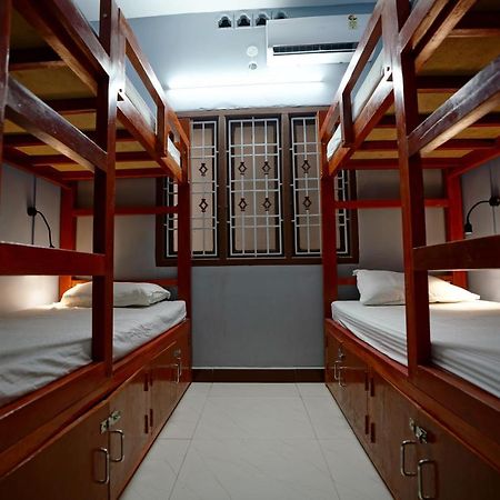 Хостел Nomad House Пондичерри Экстерьер фото