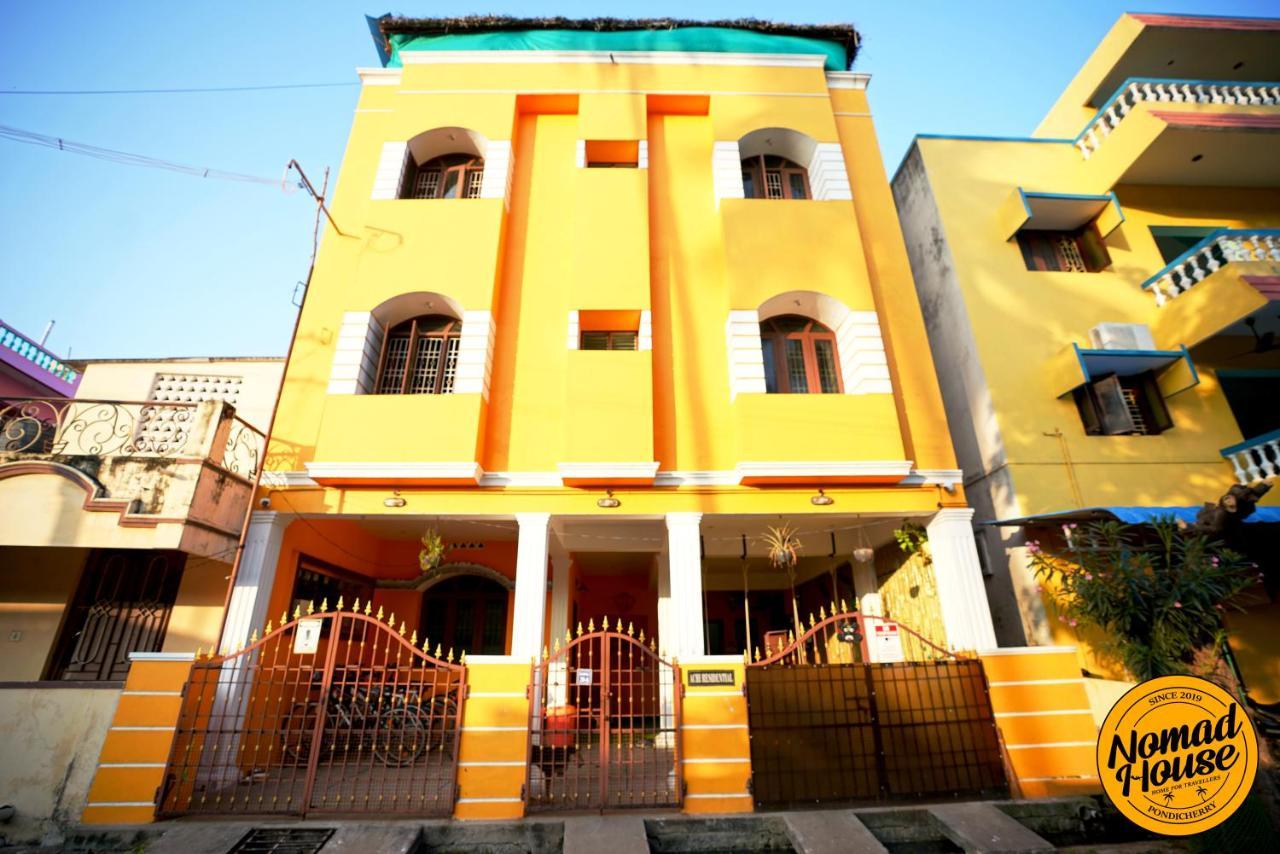 Хостел Nomad House Пондичерри Экстерьер фото