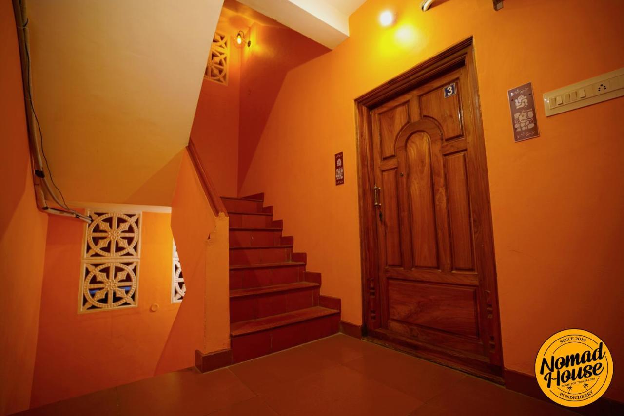 Хостел Nomad House Пондичерри Экстерьер фото