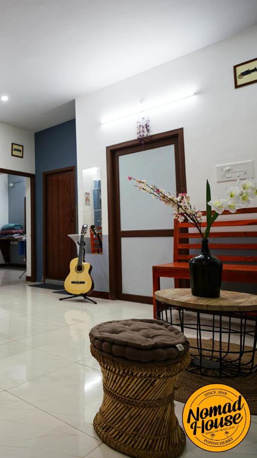 Хостел Nomad House Пондичерри Экстерьер фото
