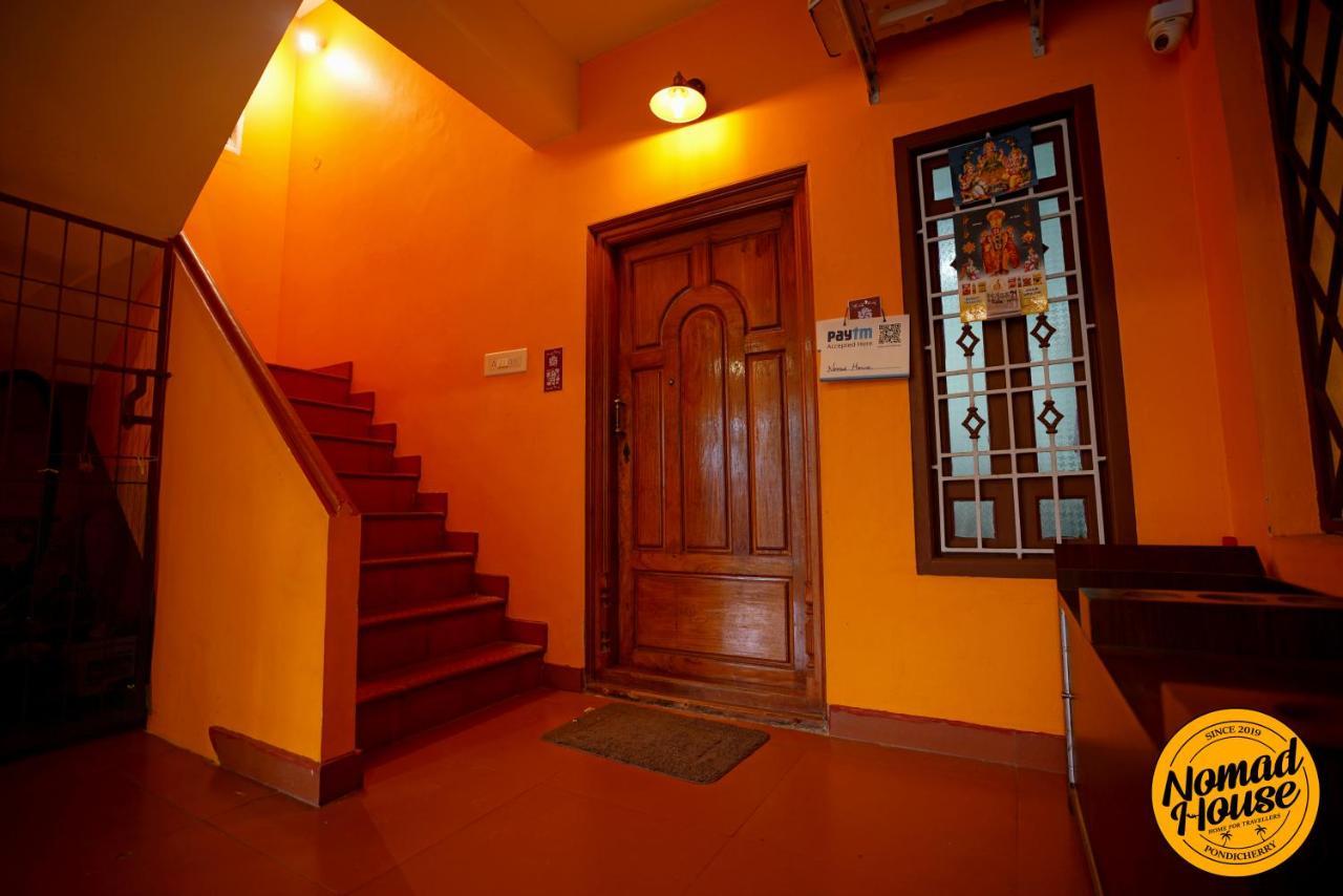 Хостел Nomad House Пондичерри Экстерьер фото